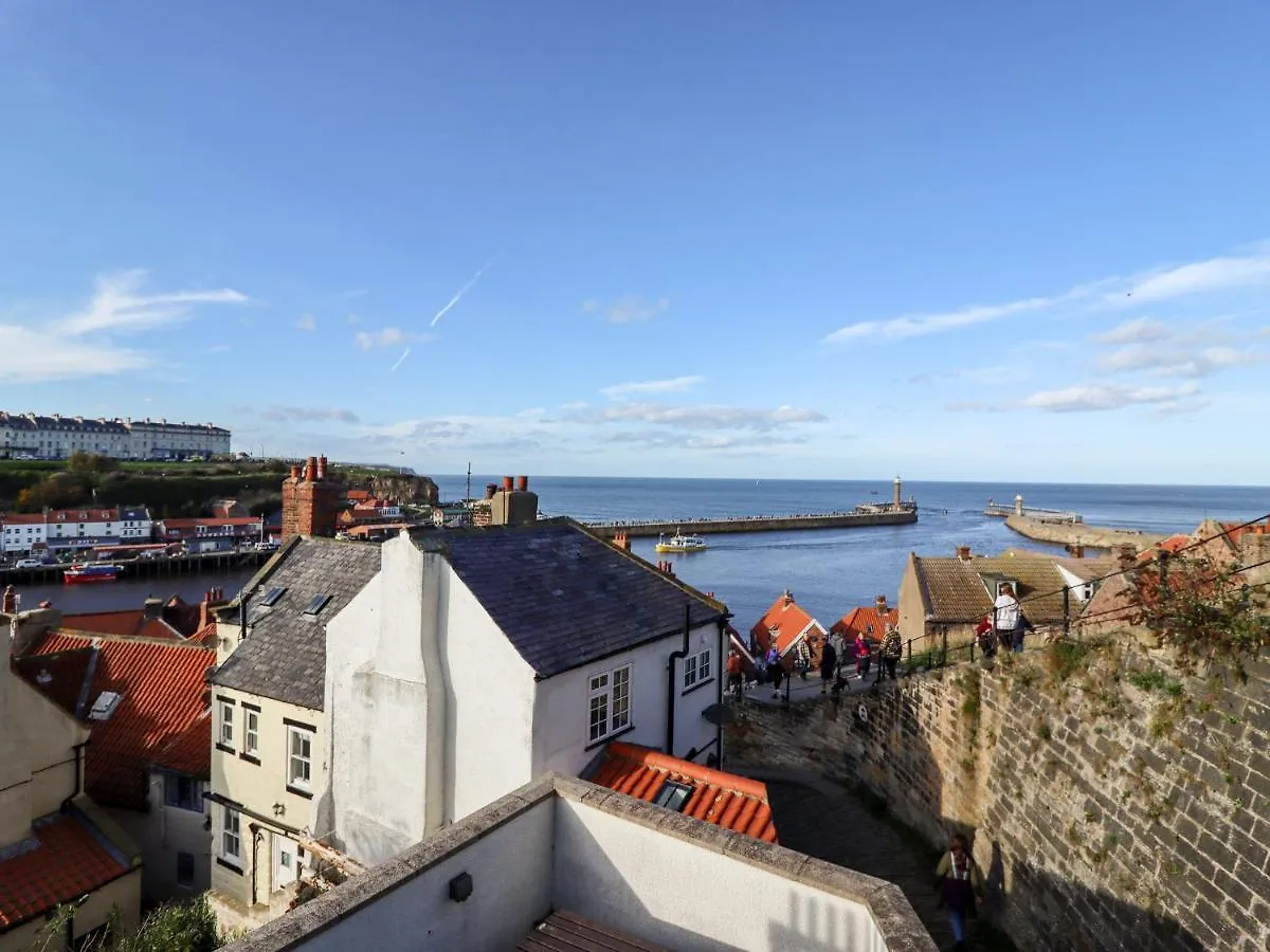 Mariner'S Watch Villa Whitby 0*,
